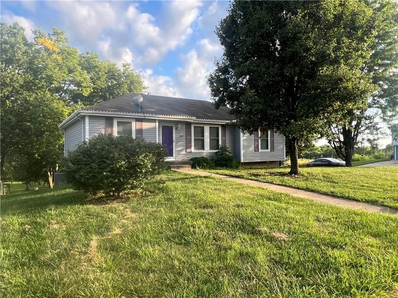 102 Carson Cir, Excelsior Springs, MO 64024