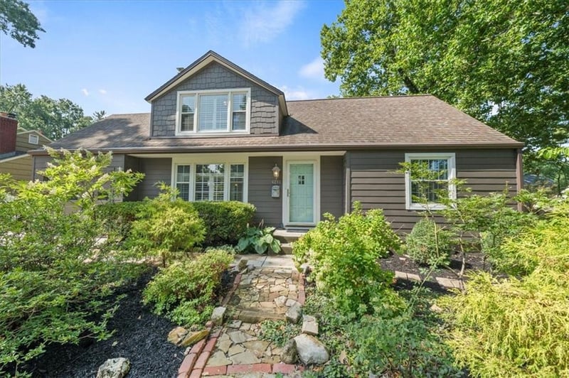 4211 73rd St, Prairie Village, KS 66208