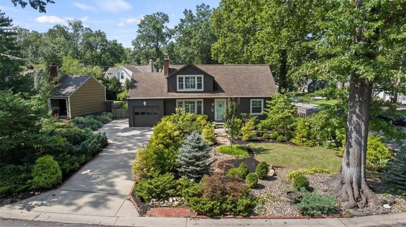 4211 73rd St, Prairie Village, KS 66208