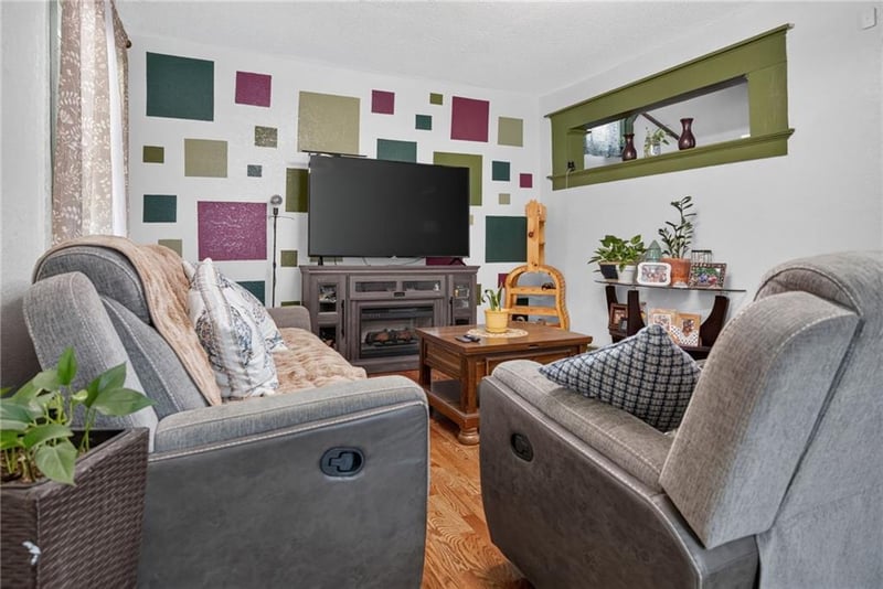 2514 East 42nd St, Kansas City, MO 64130