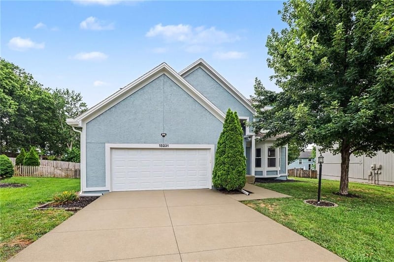 15231 Hemlock St, Overland Park, KS 66223