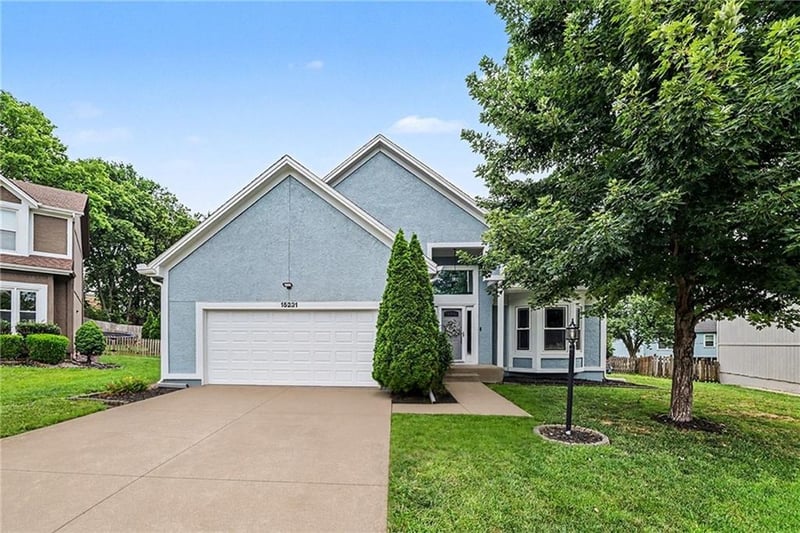 15231 Hemlock St, Overland Park, KS 66223