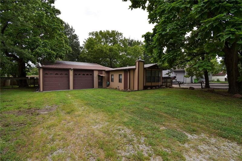 239 East Ave, Williamsburg, KS 66095