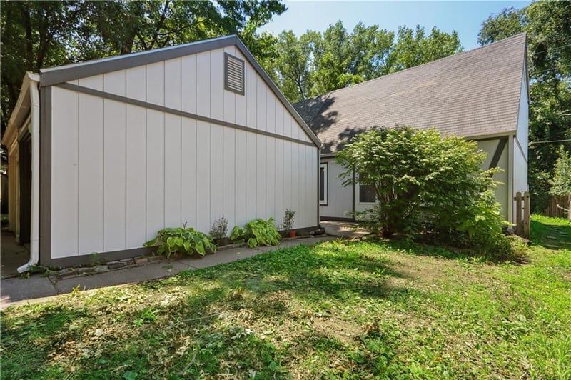309 Northwood Ln, Lawrence, KS 66044
