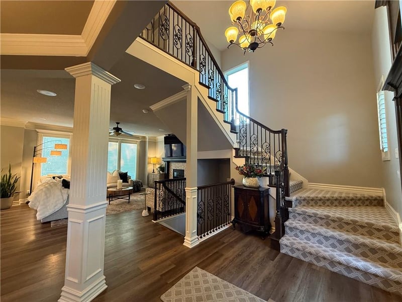 1708 Woodland Shores Ln, Lee's Summit, MO 64086