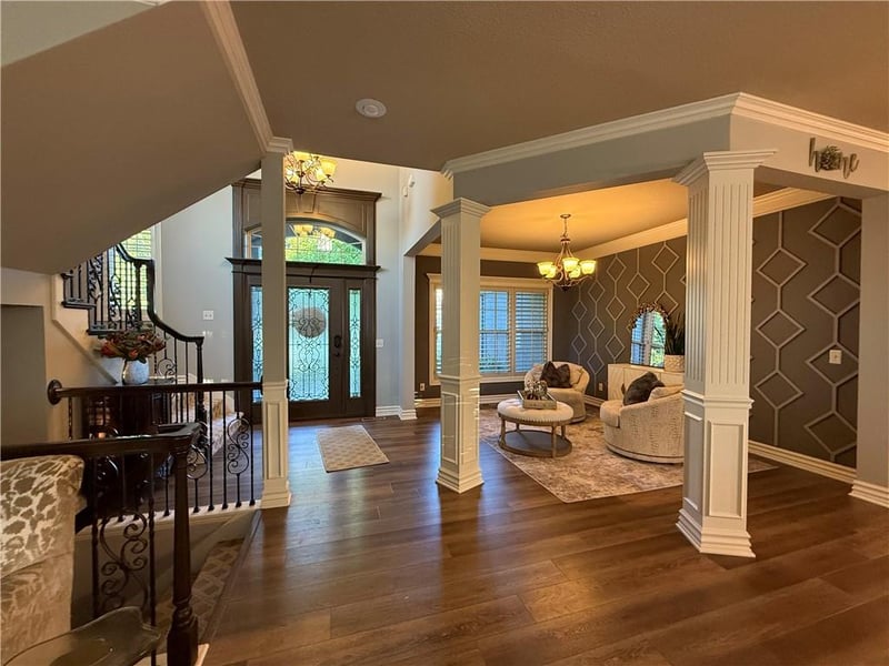 1708 Woodland Shores Ln, Lee's Summit, MO 64086
