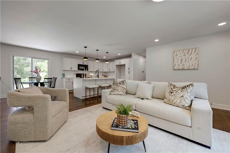 10506 Westbrooke Dr, Overland Park, KS 66214
