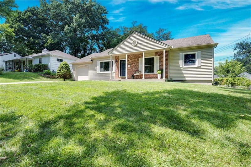 10506 Westbrooke Dr, Overland Park, KS 66214