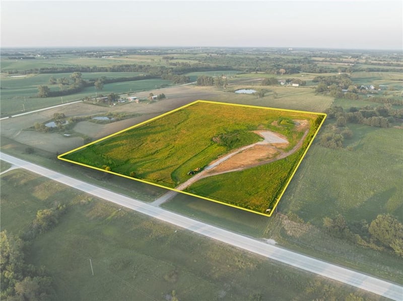 5292 13 Hw, Hamilton, MO 64644