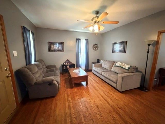 703 Mcdonald St, St Joseph, MO 64505
