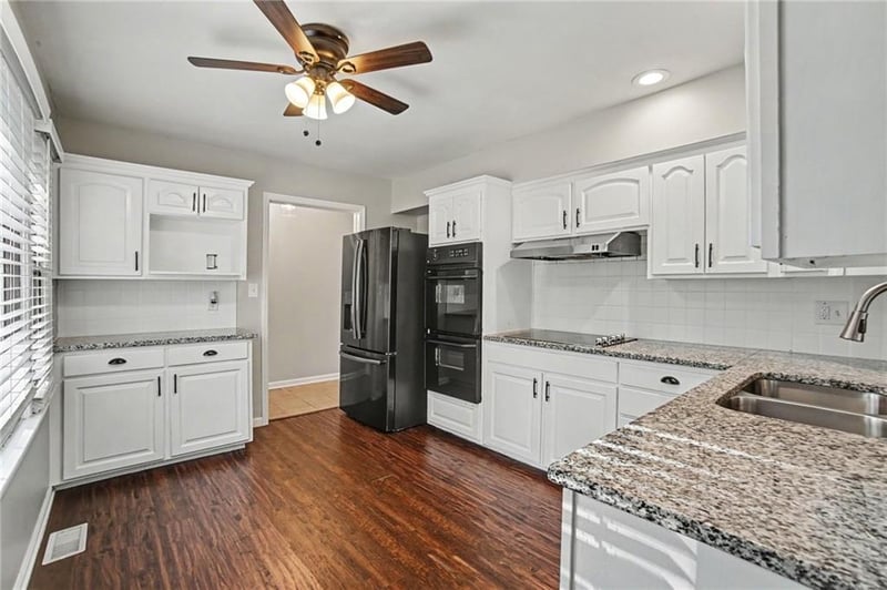 4630 Gladstone Ave, Kansas City, MO 64117