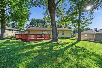 4630 NE Gladstone Ave, Kansas City, MO 64117