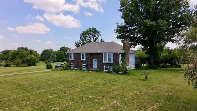 18741 Park Lane Cir, Lawson, MO 64062