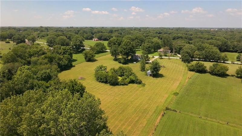 18741 Park Lane Cir, Lawson, MO 64062