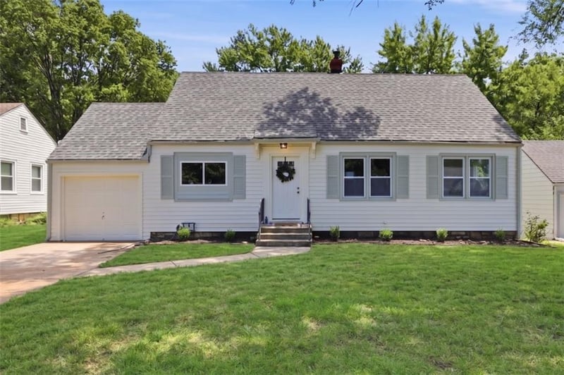 7919 Jarboe St, Kansas City, MO 64114