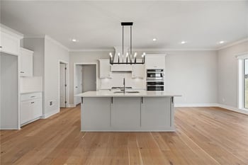 6925 NE 102nd St, Kansas City, MO 64156