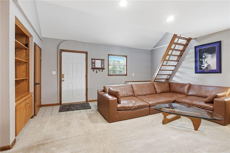 7116 Woodson Rd, Raytown, MO 64133
