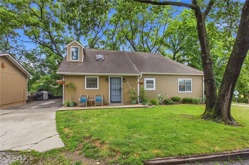 7116 Woodson Rd, Raytown, MO 64133