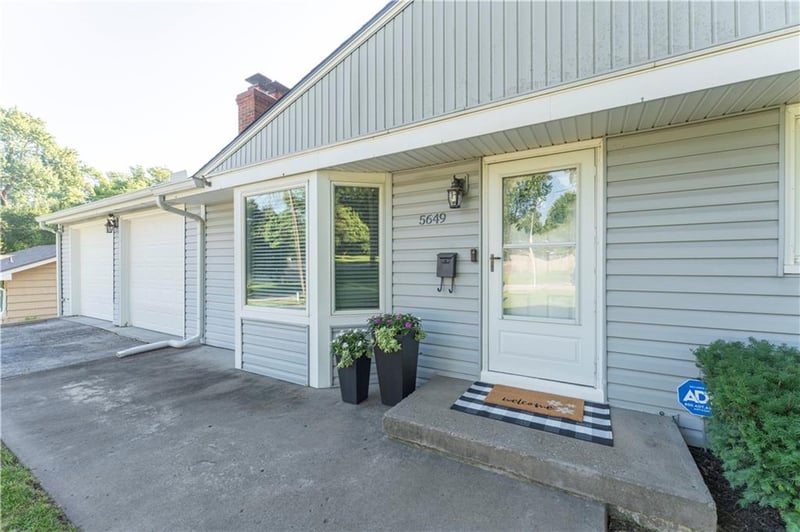 5649 Perry Ln, Merriam, KS 66203