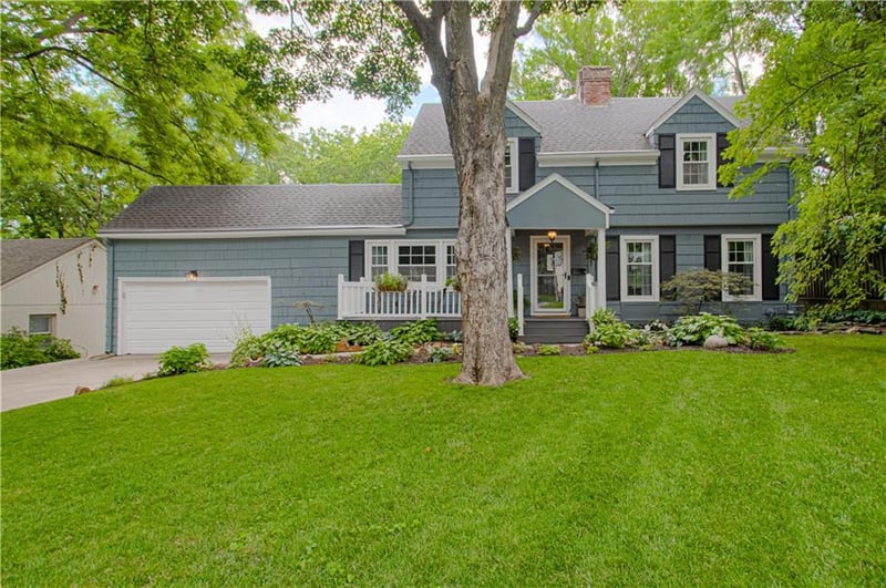 8751 Sleepy Hollow Rd, Kansas City, MO 64114