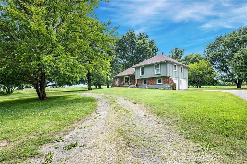 22800 State Line Rd, Bucyrus, KS 66013