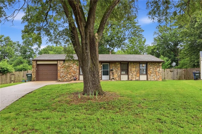 1825 Brook St, Lawrence, KS 66044
