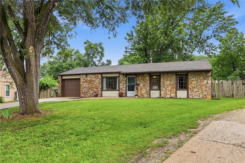1825 Brook St, Lawrence, KS 66044