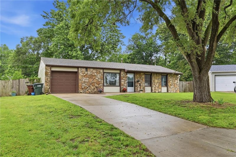 1825 Brook St, Lawrence, KS 66044