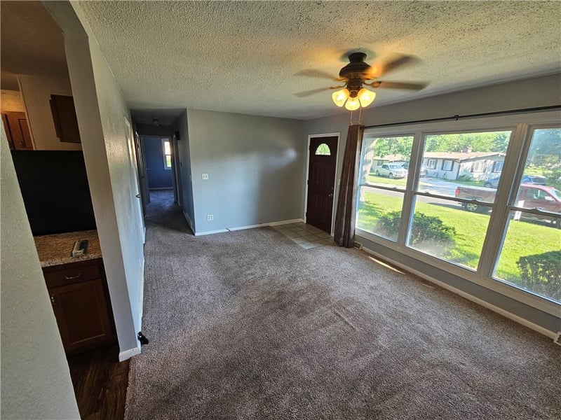 306 Pacific Dr, Belton, MO 64012