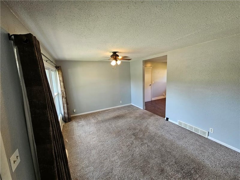 306 Pacific Dr, Belton, MO 64012