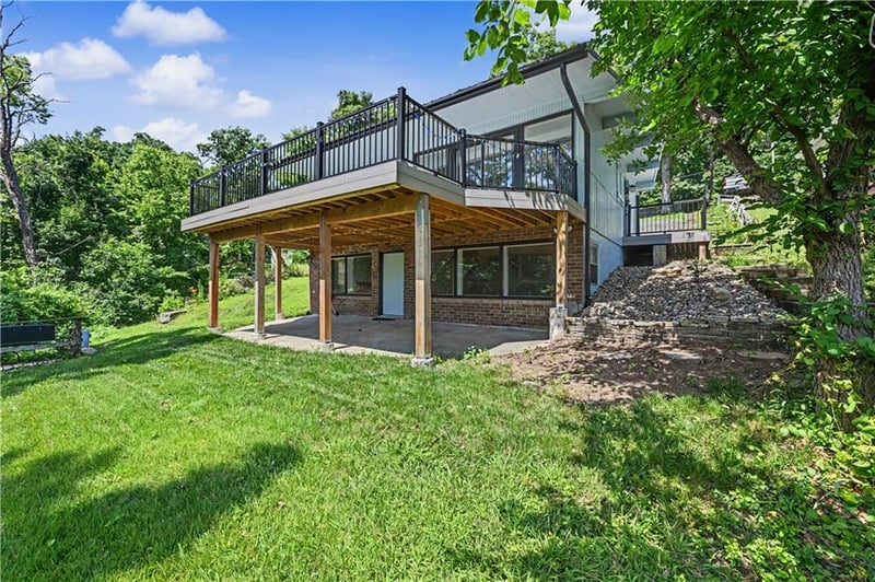 16 M St, Lake Lotawana, MO 64086