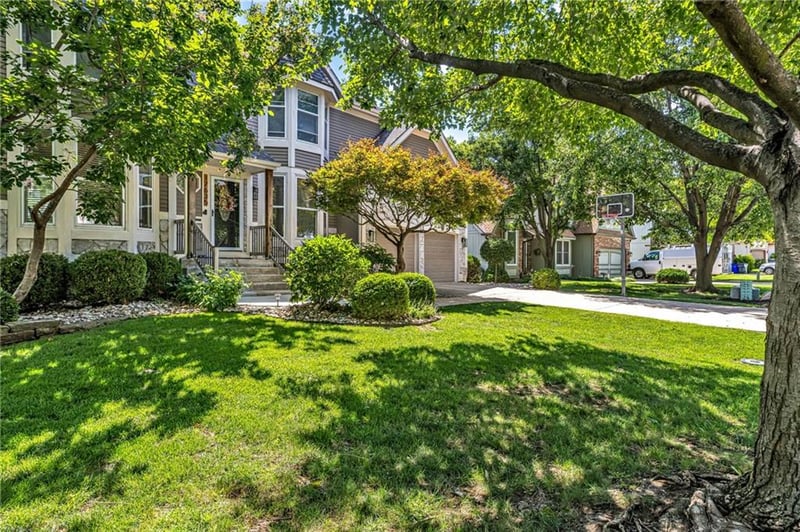 17635 113th St, Olathe, KS 66061