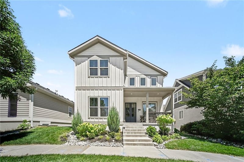 8806 81st Ter, Kansas City, MO 64158
