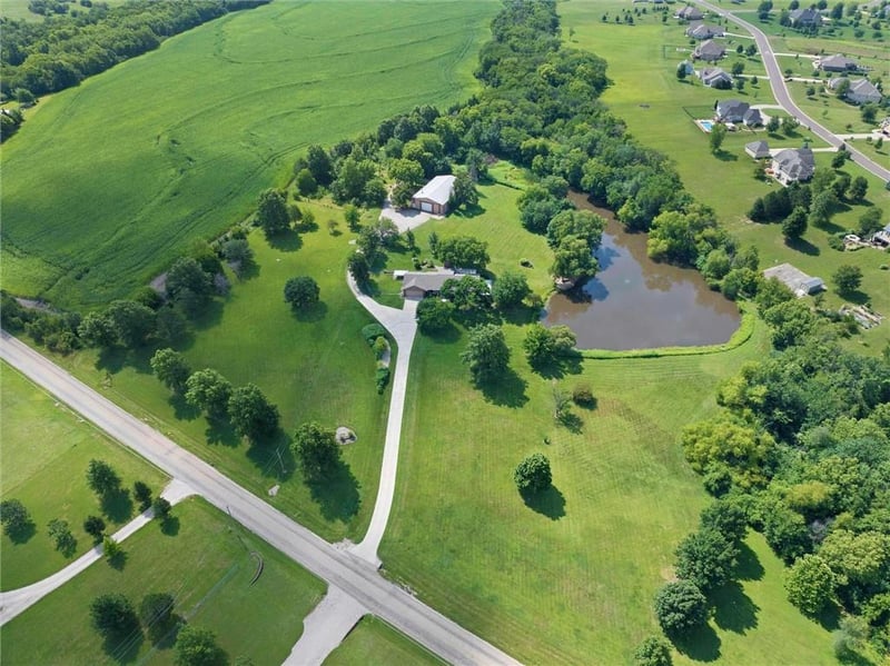 3735 53rd St, Berryton, KS 66409
