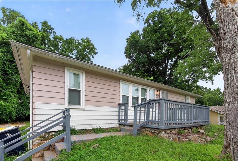 7418 Bales Ave, Kansas City, MO 64132