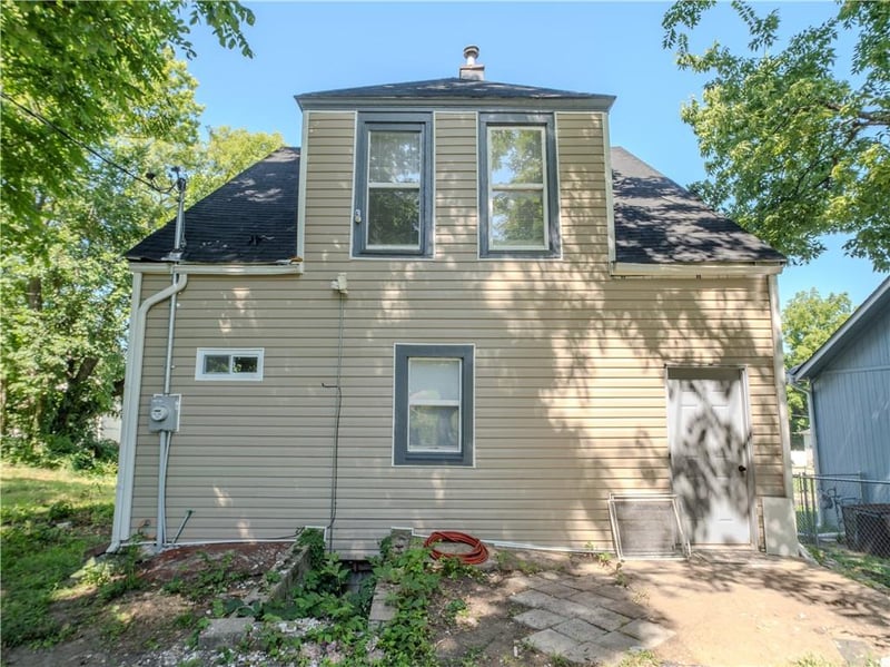 2011 Montgall Ave, Kansas City, MO 64127