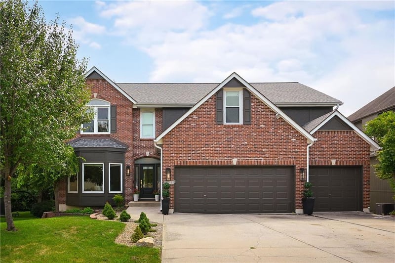 1149 Sunflower Dr, Lee's Summit, MO 64081