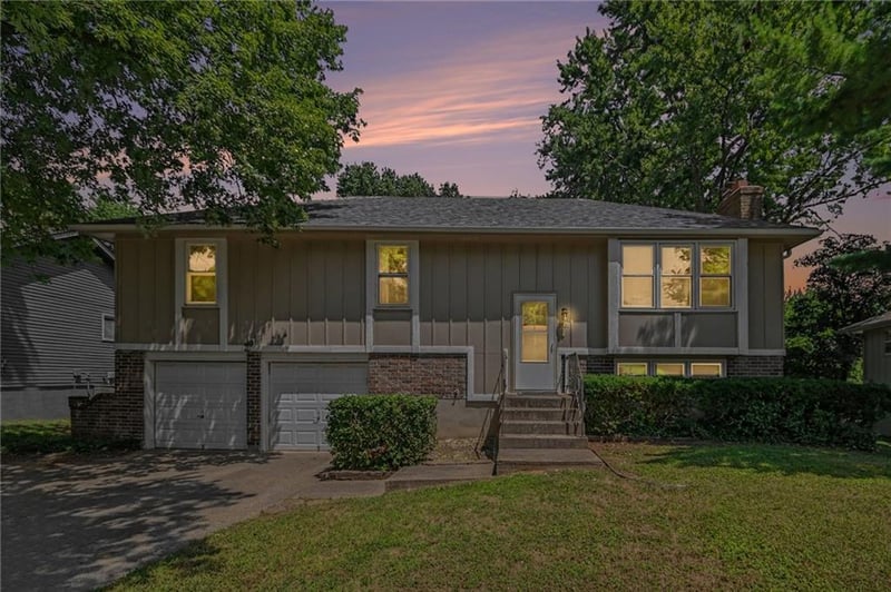 2521 Whitney Ave, Independence, MO 64057