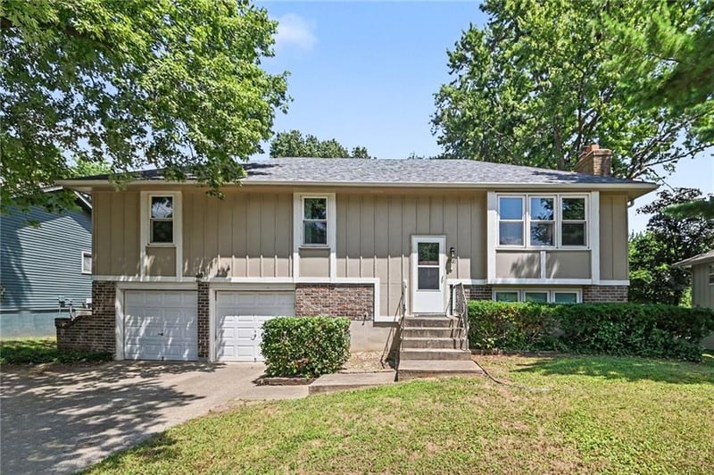 2521 Whitney Ave, Independence, MO 64057
