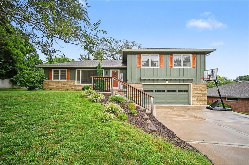 1606 48th Ter, Kansas City, MO 64118