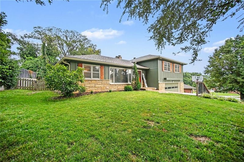 1606 48th Ter, Kansas City, MO 64118