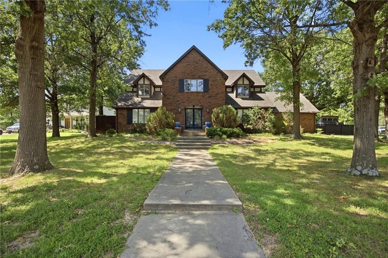 2204 Taylor St, Pittsburg, KS 66762