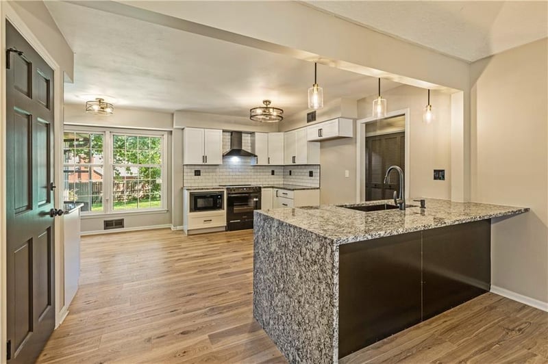 1208 Fairway Cir, Blue Springs, MO 64014