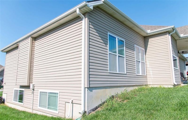 13944 Indian Ridge Rd, St Joseph, MO 64505