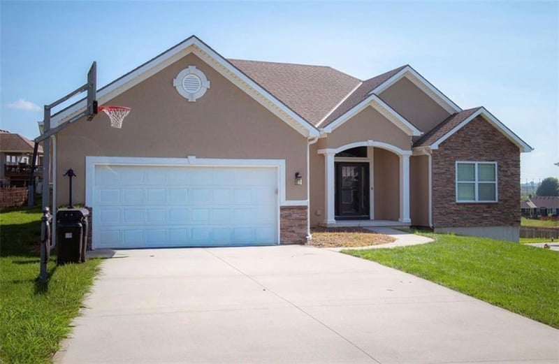 13944 Indian Ridge Rd, St Joseph, MO 64505