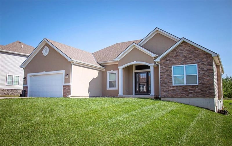 13944 Indian Ridge Rd, St Joseph, MO 64505