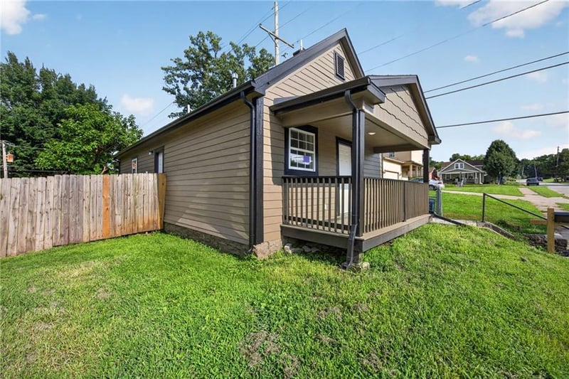 1323 38th St, Kansas City, KS 66106