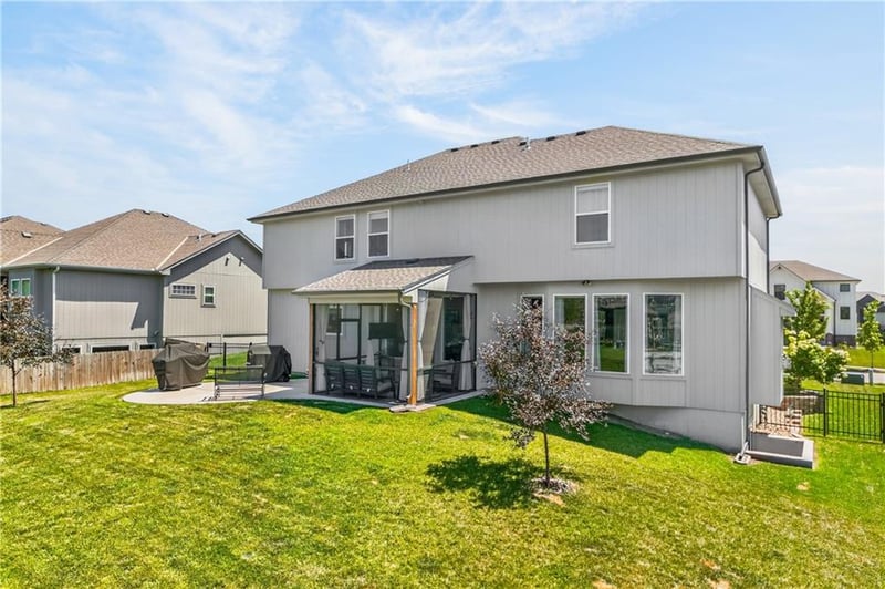 1910 NE 113th Ter, Kansas City, MO 64155