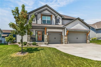 1910 NE 113th Ter, Kansas City, MO 64155