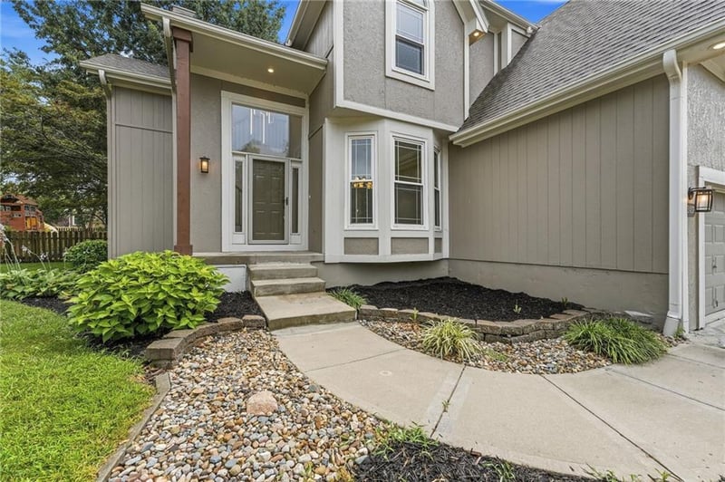2427 5th Ter, Lee's Summit, MO 64063